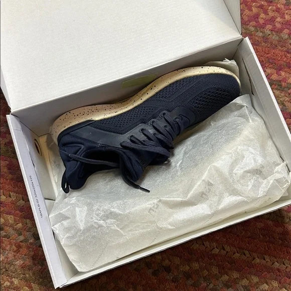 NEW IN BOX APL MENS TECHLOOM TRACER RUNNING SHOES NAVY